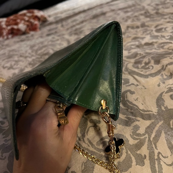 Louis Vuitton womens bifold green Epi leather Sarah wallet - Picture 9 of 14